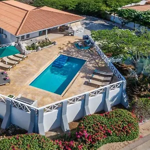 Beautiful & Spacious With View In Villa Jan Thiel